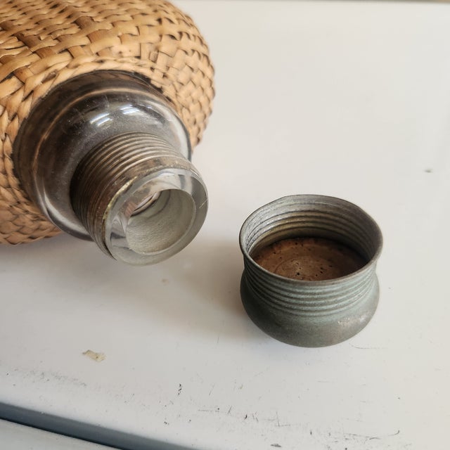 1900s Edwardian Wicker Covered Glass Liquor Flask For Sale - Image 4 of 4