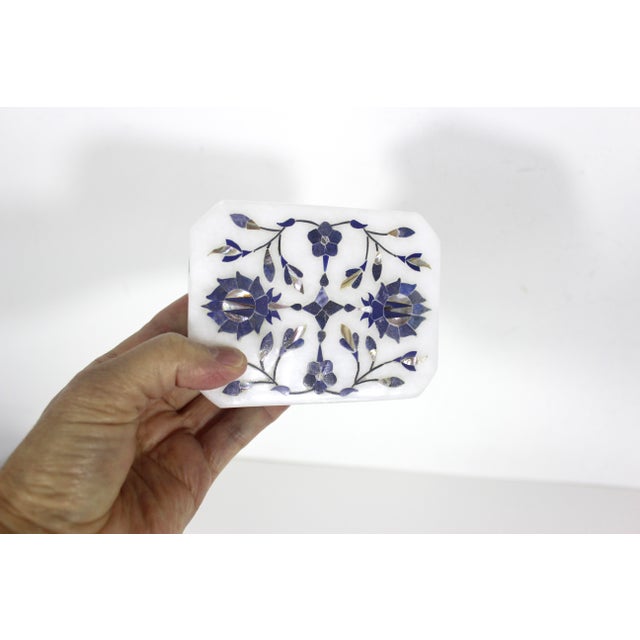 Vintage Marble Box Inlaid With Lapis Lazuli and Mother of Pearl For Sale - Image 12 of 13