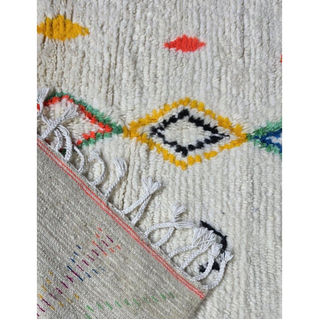 Contemporary Moroccan Azilal Wool Rug - 7.9 X 4.9 Ft For Sale - Image 3 of 8
