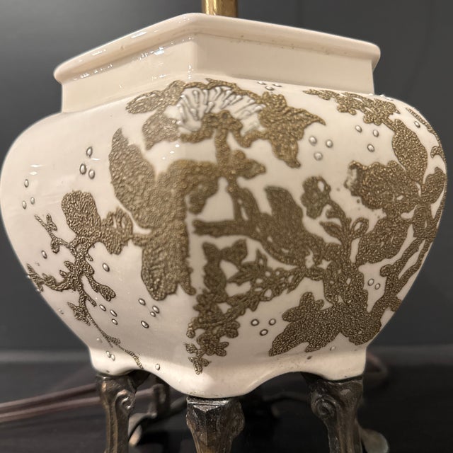 Mid 20th Century Mid 20th Century Hollywood Regency Ceramic Chinoiserie Lamp. For Sale - Image 5 of 5