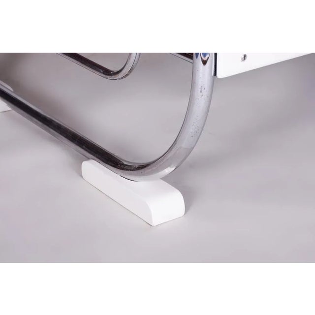 1930s Bauhaus Sofa in Chrome-Plated Steel and Red Leather attributed to Robert Slezák, Former Czechoslovakia, 1950s For Sale - Image 5 of 11