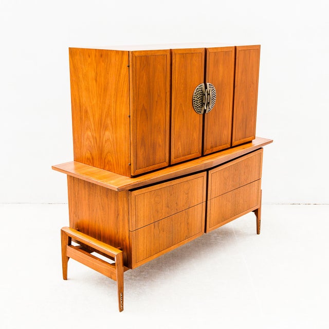 Restored 1960s Helen Hobey Mid Century Modern Walnut Highboy Dresser, Attributed For Sale - Image 14 of 15