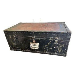 Mid-Century Modern Industrial Us Military Footlocker Trunk With Original Insert Tray For Sale