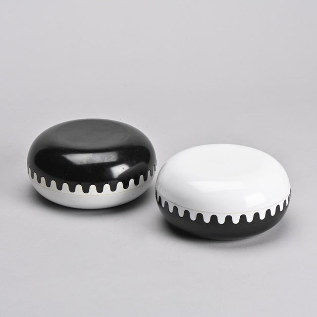 Clam Storage Boxes by Alan Fletcher, 1970, Set of 2 For Sale - Image 11 of 11