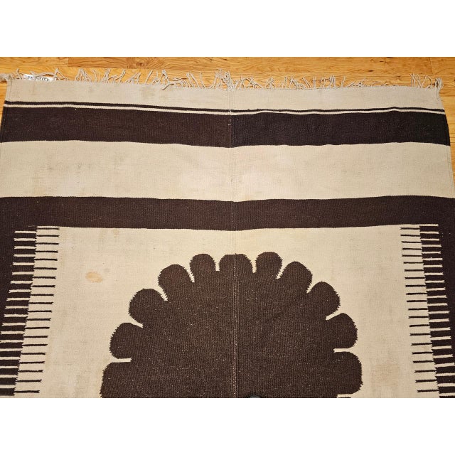 Vintage Southwestern Kilim Rug, Flat-Woven Wool, Medallion Pattern, 5x7 For Sale - Image 9 of 16