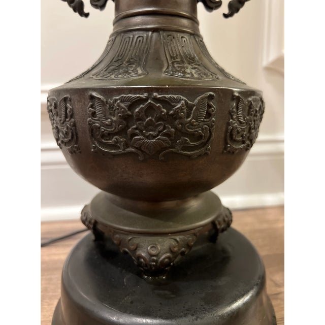 1900 - 1909 Large Scale Meiji Japanese Bronze Table Lamp W/ Floral Candelabra Mounts For Sale - Image 5 of 12