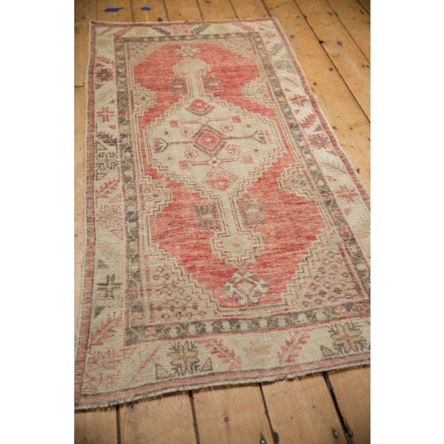 1960s Vintage Distressed Oushak Rug Runner - 2'7" x 5'1" For Sale - Image 5 of 10