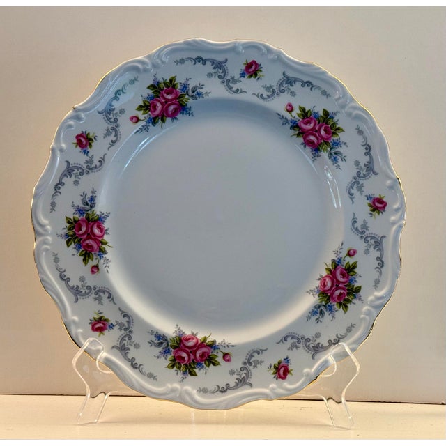 Three (3) Late 1980's Royal Albert Tranquility Dinner Plates. Excellent Condition Classic and elegant, these dinner...
