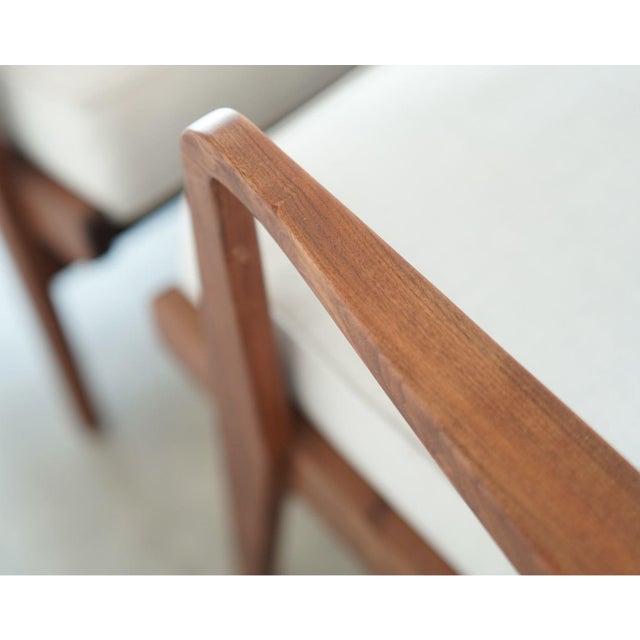 Dove Gray Walnut Lounge Chairs in Grey Linen by Jens Risom, Model U430, C. 1950s For Sale - Image 8 of 8