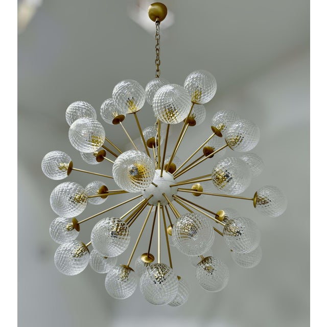 Italian 21st Century Nova Satin Brass Clear Balloton Murano Sputnik Chandelier by Fabio LTD For Sale - Image 3 of 9