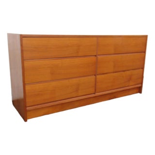 Late 20th Century Danish Modern Mid Century Long Dresser Sideboard Tv Media Console 6203 For Sale