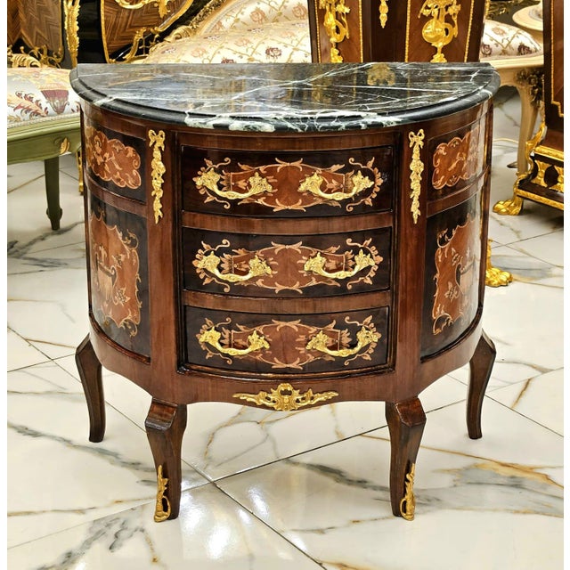 French French Louis XV Bombe Chest With Marble Top, Three Drawers & Gold Leaf Bronze Mounts For Sale - Image 3 of 3