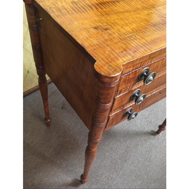 American Sheraton Tiger Maple Three-Drawer Drop Leaf Writing Table C1810 For Sale - Image 9 of 10
