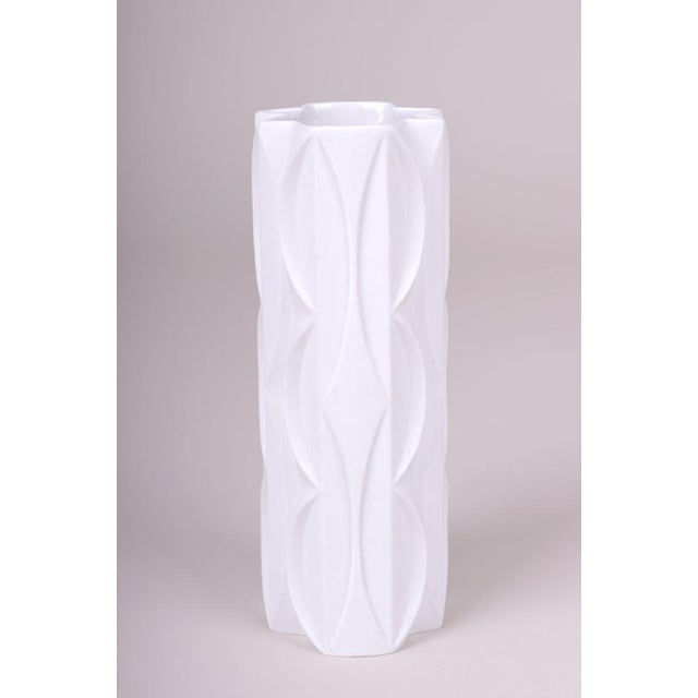 Maker: Scherzer Model number: 515-3 This elegant ceramic vase dates back to the 1960s and was manufactured by the renowned...