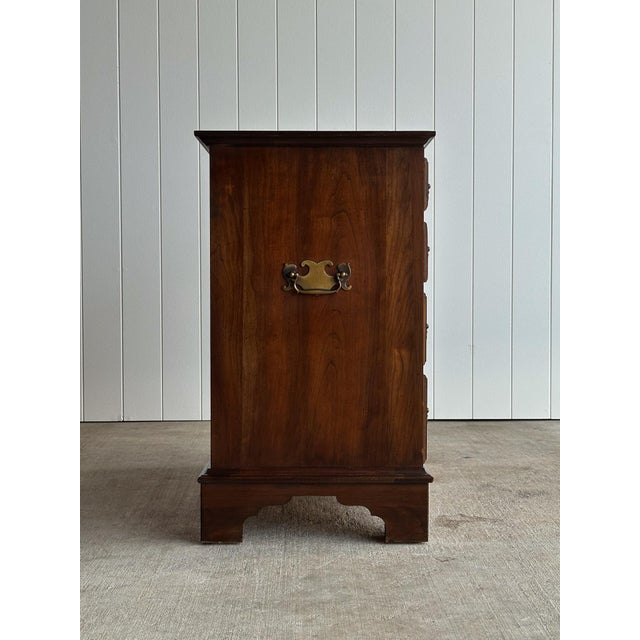 Pair of Pennsylvania House Georgian Cherry Bachelor Chests, C. Late 20th Century For Sale - Image 9 of 14