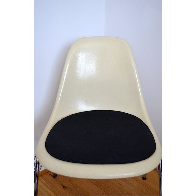 Black Side Chair by Charles & Ray Eames, 1960s For Sale - Image 8 of 12