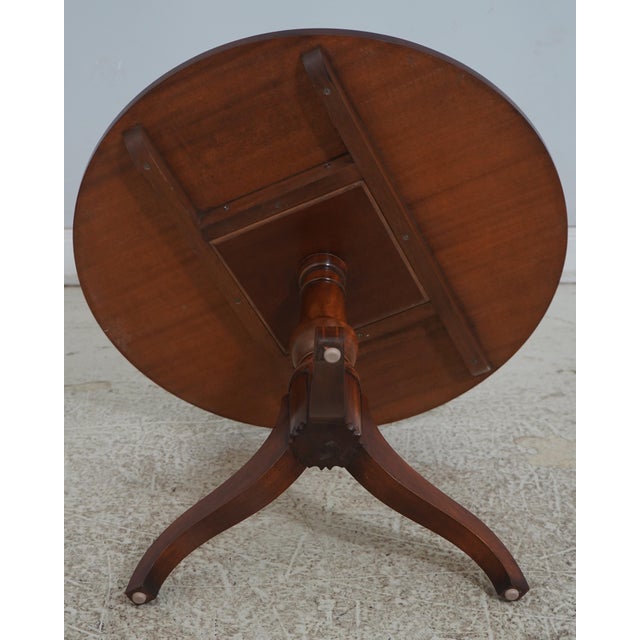 English Round Mahogany Georgian Banded Pedestal Table For Sale - Image 11 of 11