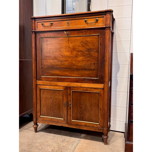 19th Century French Walnut Secrétaire Abattant For Sale - Image 6 of 18