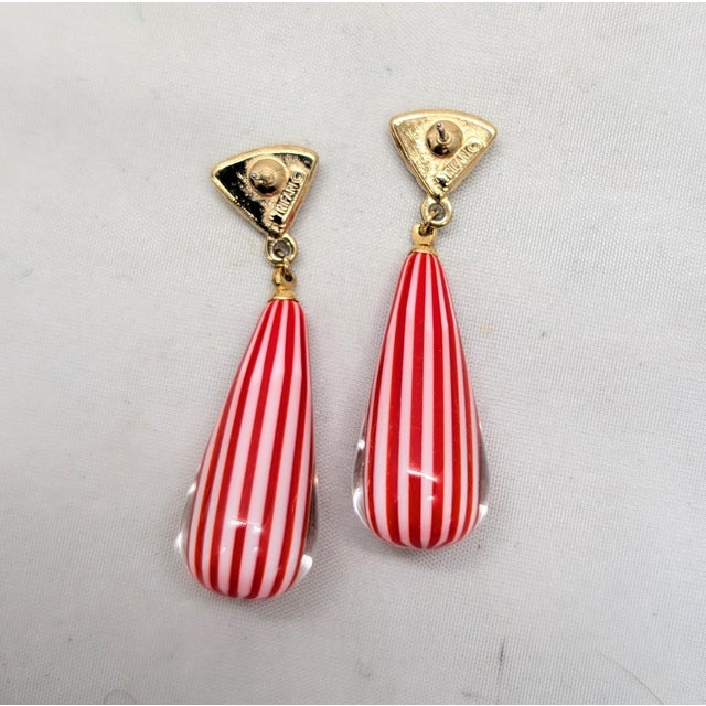 Vintage 1970s Signed Crown Trifari Red Striped Glass Drops Pierced Earrings - 2 Pieces For Sale In Philadelphia - Image 6 of 7