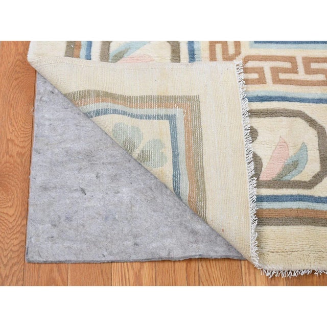 1940s Ivory Antique Oriental Rug For Sale In New York - Image 6 of 10
