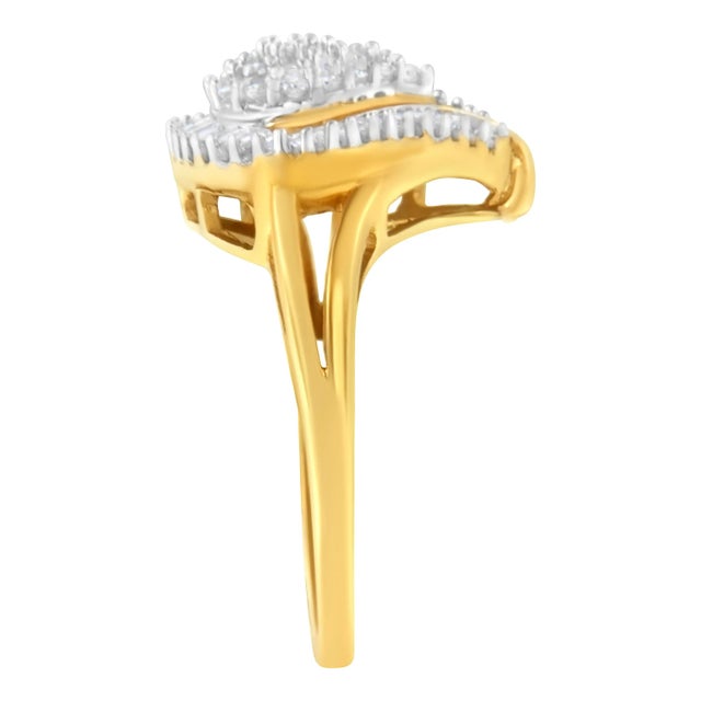 Early 21st Century 10K Yellow Gold Diamond Cluster Ring (1/2 Cttw, I-J Color, I1-I2 Clarity) - Size 7 For Sale - Image 5 of 7