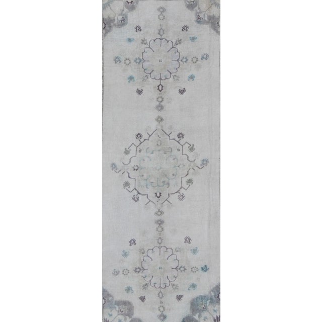 Vintage Oushak Gallery Rug in Soft Gray, Ivory, and Hints of Blue Accents For Sale - Image 4 of 6