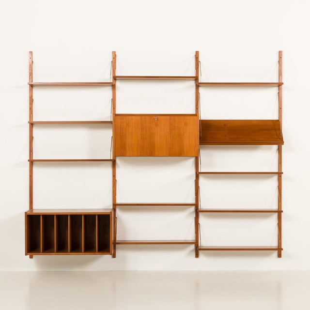 Mid-Century Modern PS System Wall Unit with Vinyl Records Cabinet and Expository Shelf from Randers Møbelfabrik, 1960s For Sale - Image 3 of 16