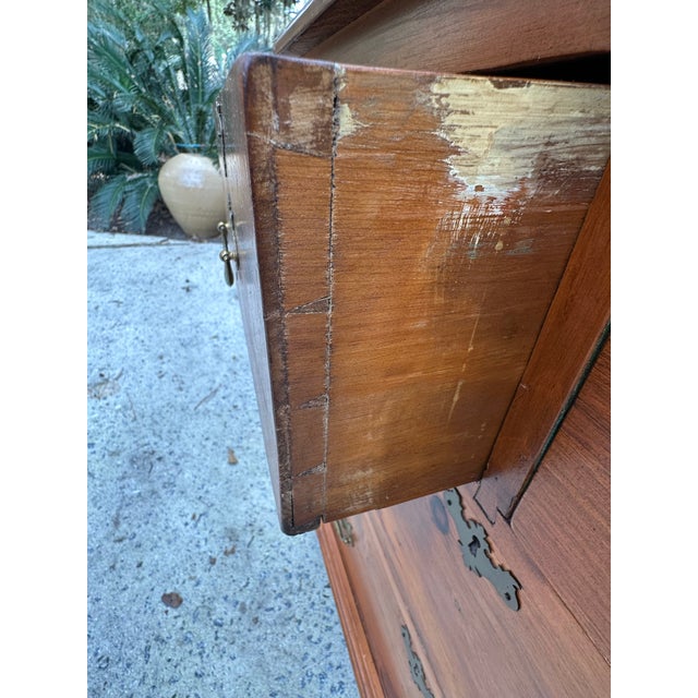 Brown Early 19th C. American Pine Chippendale Chest of Drawers For Sale - Image 8 of 12