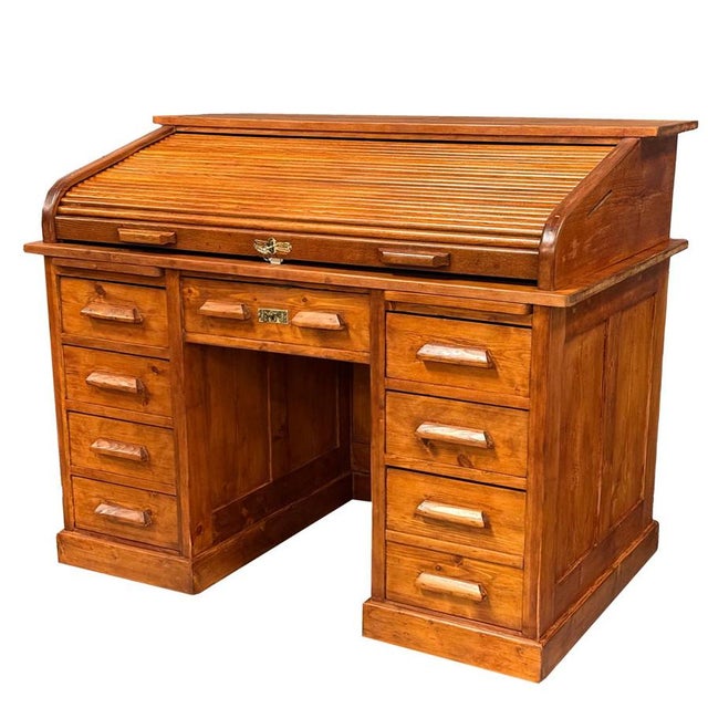 Vintage American Roll-Top Desk in Oak, 1920s For Sale - Image 3 of 12