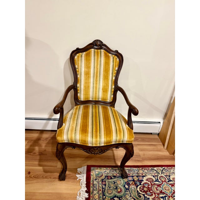 Karges Furniture 1970s Karges Louis XV-Style Carved Walnut Dining Chairs — Set of 10 For Sale - Image 4 of 17