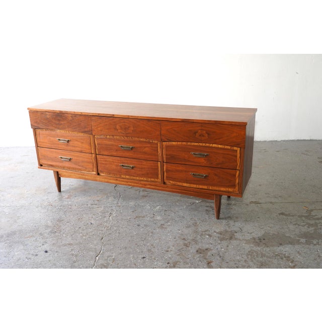 1960s 1960s Vintage Two-Tone Mid-Century Modern Walnut Dresser For Sale - Image 5 of 9