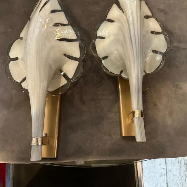1970s Mid-Century Modern Light Grey and Brass Murano Glass Sconce by Franco Luce For Sale - Image 11 of 12
