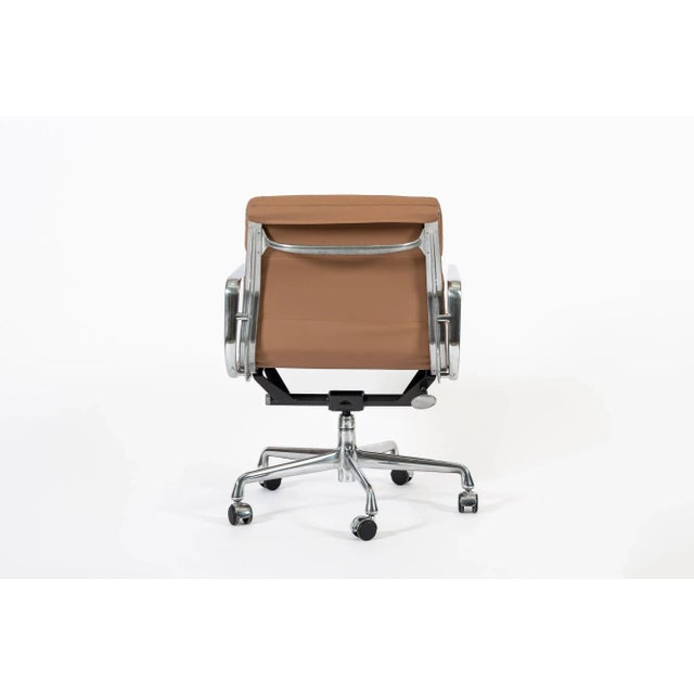 Eames for Herman Miller Aluminum Group Office Chair in Schumacher Vegan Leather For Sale In Detroit - Image 6 of 13