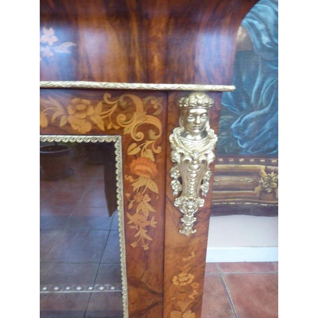 Antique Mid-19th Century Walnut Pier Cabinet from Gillows, 1852 For Sale - Image 12 of 18