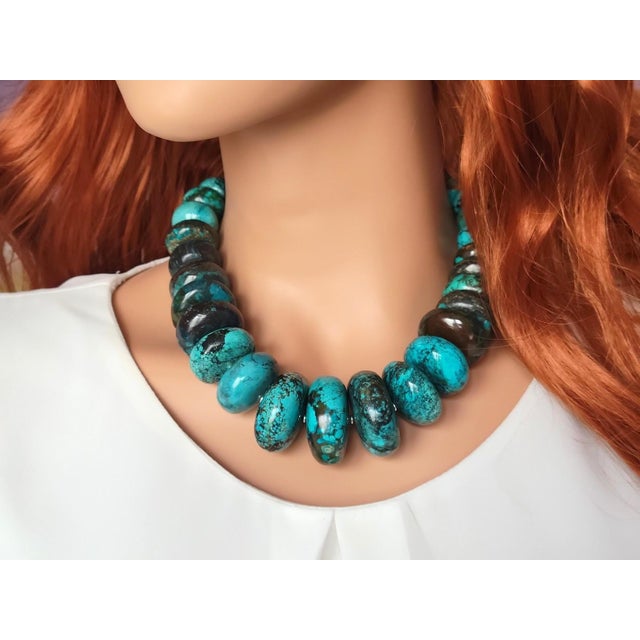 Modern Hubei Turquoise Necklace For Sale - Image 3 of 7