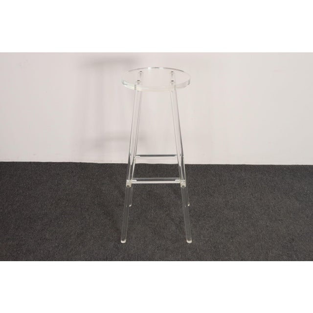 1970s Single Vintage American Hollywood Regency Style Lucite Bar Stool For Sale - Image 5 of 18