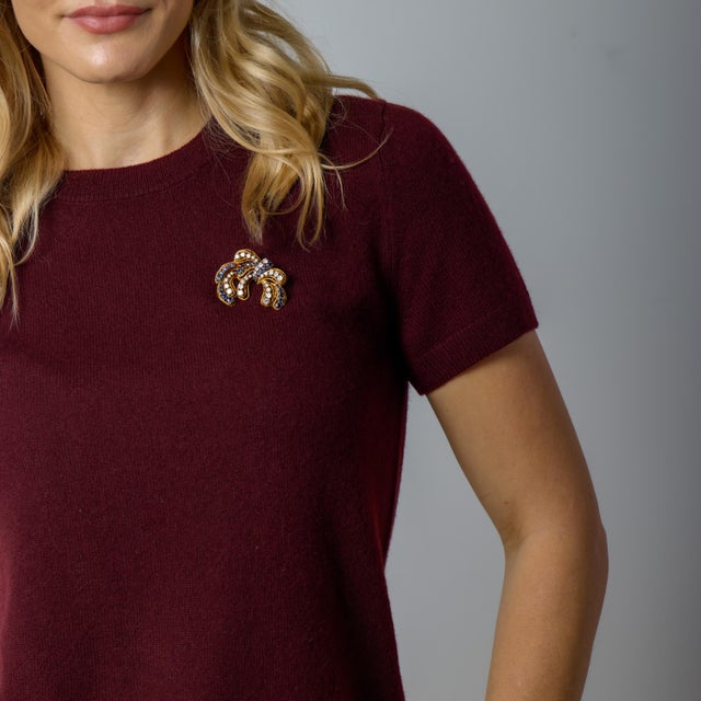 1960s Vintage 4.40 Carat Total Weight Diamond and Sapphire 18k Yellow Gold Brooch For Sale - Image 5 of 6