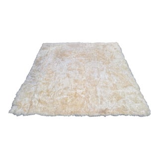 7ft 10in × 7ft 10in Safavieh Sheepskin Area Rug For Sale