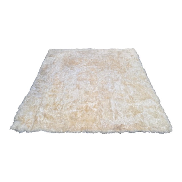 7ft 10in × 7ft 10in Safavieh Sheepskin Area Rug For Sale