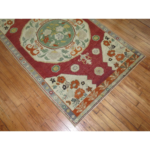 Early 20th Century Turkish Oushak Rug - 3'11" x 6'11" For Sale In New York - Image 6 of 6