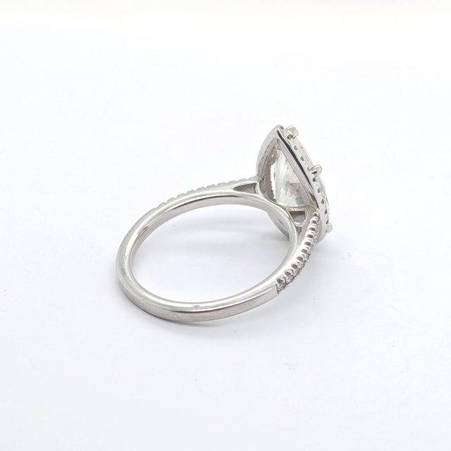 14k White Gold Engagement Ring With Pear-Shaped Diamond & Pave Band - Size 7.75 For Sale In Phoenix - Image 6 of 8