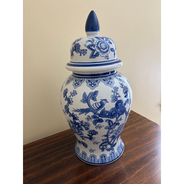 Chinoiserie Late 20th Century Chinoiserie Large Blue and White Porcelain Ginger Jar For Sale - Image 3 of 7