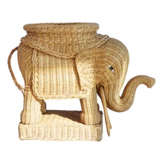 Large Vintage Woven Elephant Plant Stand in Rattan, 1960s For Sale