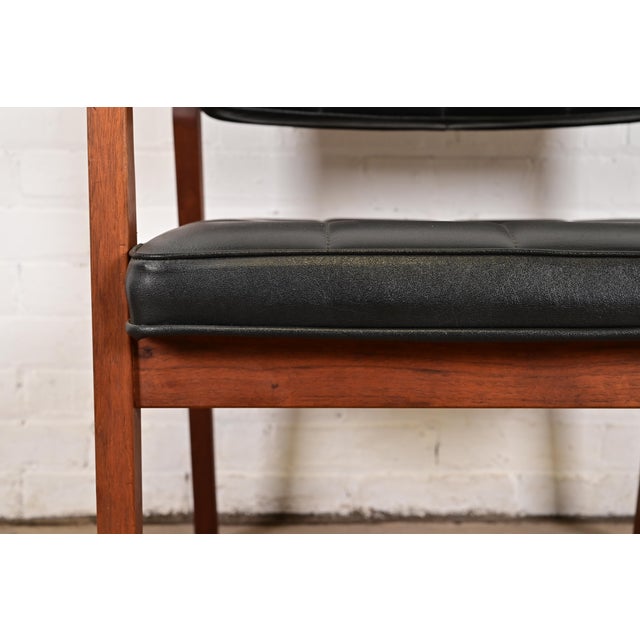 Brown Jens Risom Style Mid-Century Modern Sculpted Walnut Lounge Chairs, Pair For Sale - Image 8 of 12