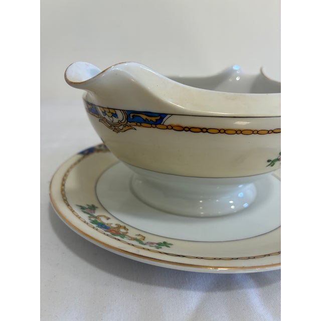 Mid 20th Century Vintage Meito China Hand-Painted Floral Gravy Boat With Underplate For Sale - Image 5 of 8