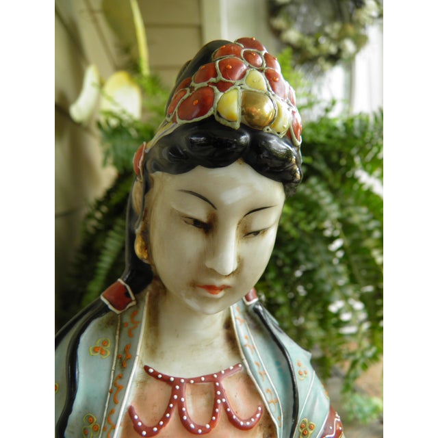 Oxblood Red Rare Pair of Quan-Yin Buddhist Bodhisattvas of Compassion Porcelain Statues For Sale - Image 8 of 18