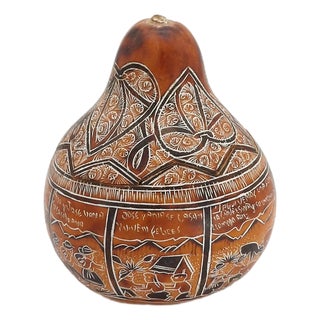 1980s Peruvian Hand-Carved Mate Burilado Folk Art Gourd Box Signed For Sale