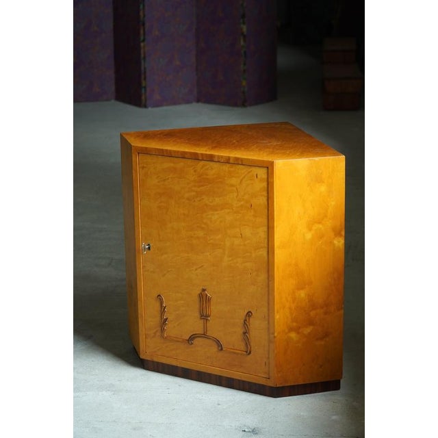 Early 20th Century Art Deco Swedish Corner Cabinet in Birch, 1930s For Sale - Image 11 of 17