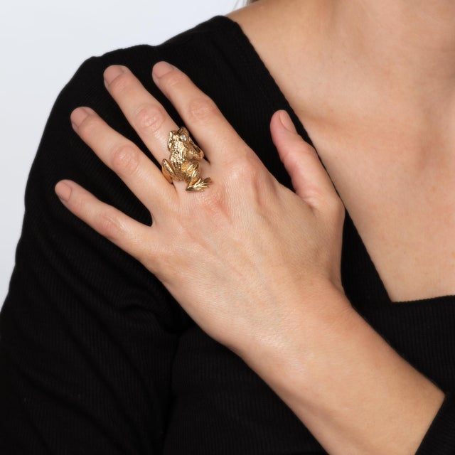70s Vintage Frog Ring Heavy 14k Yellow Gold Diamond Eyes 8.5 Cocktail Jewelry For Sale In Los Angeles - Image 6 of 7