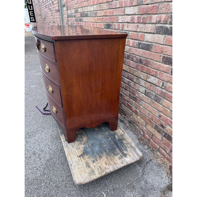 19th Century English Bow Front Chest of Drawers For Sale In Nashville - Image 6 of 9